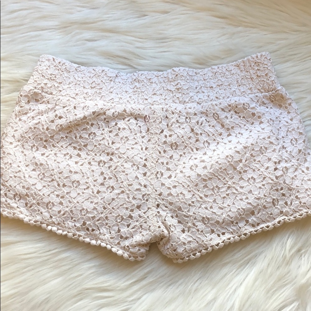 Beautiful Lace Shorts - Picture 4 of 8